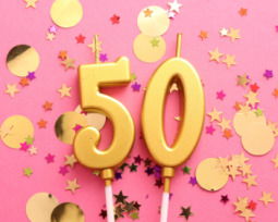 Felices 50 años: frases para celebrar la experiencia, el amor y la vida
