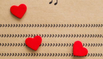 41 canciones para dedicar a mi novio y hacerlo sentir especial