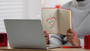 Carta de amor para novia a distancia: palabras que viajan y llegan al alma