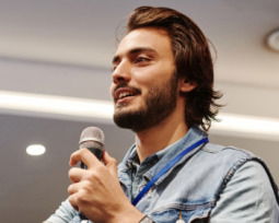 11 ejemplos de discursos para inspirarte y  ganar confianza al hablar