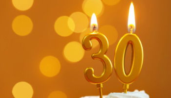 Felices 30 años: frases para dedicar a los que amas y a ti mismo