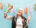 Feliz cumpleaños abuela: 62 frases para emocionar y sorprender