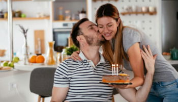 ¡Feliz cumpleaños, mi amor! 64 mensajes de cumpleaños para esposo