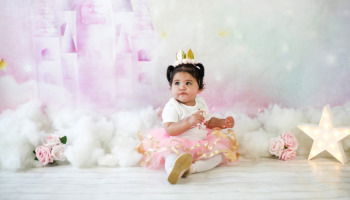 Feliz cumpleaños niña: frases para llenar su corazón de alegría