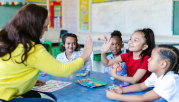 Feliz Día de la Educadora: 43 frases para agradecer, emocionar y celebrar