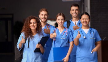 Feliz Día de la Enfermera: frases para celebrar su vocación en 2025