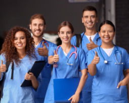 Feliz Día de la Enfermera: frases para celebrar su vocación en 2025