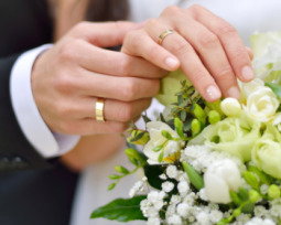 32 frases de bodas de porcelana para celebrar 20 años de amor