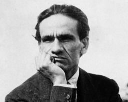 14 frases célebres de César Vallejo: un legado inmortal del poeta peruano