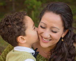 Frases de mamá para un hijo varón que reflejan un amor eterno