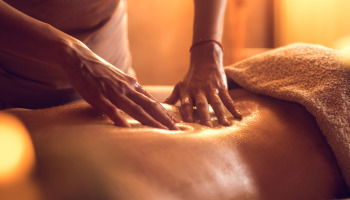 Frases de masajes que invitan a soltar estrés y reconectar contigo