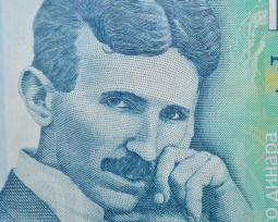 12 frases de Nikola Tesla que revelan su mente brillante y adelantada