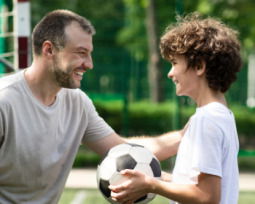 34 frases de padrino para ahijado que inspiran cariño y complicidad