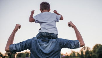 32 frases para el Día del Padre cortas y graciosas para alegrar su día