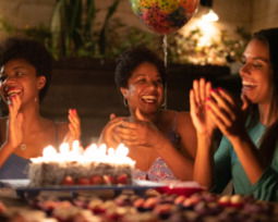 Frases para invitaciones de cumpleaños llenas de alegría