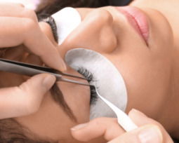 41 frases de pestañas para resaltar tu belleza y potenciar tu publicidad