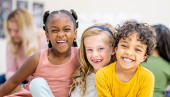 46 frases sobre la paz para niños que inspiran bondad y respeto