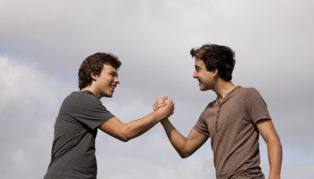 41 palabras de aliento para un amigo que necesita fuerza y apoyo