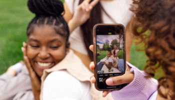 Pie de foto: 41 frases auténticas para reflejar tu esencia