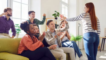 56 preguntas para amigos ideales para conocerse, picarse y reír sin parar