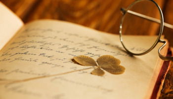 Versos cortos: 23 ejemplos de poesía breve y poderosa