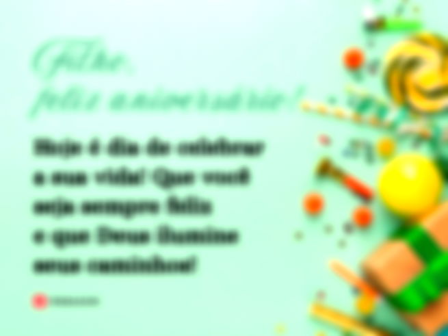 Fundo verde-claro e elementos que remetem à aniversário (presente, vela e confetes) à direita.