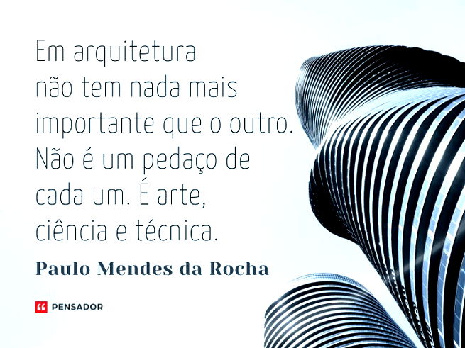 Prédio alto ao lado de um céu azul.