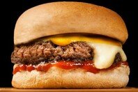 32 frases de hambúrguer que são uma explosão de sabores 🍔