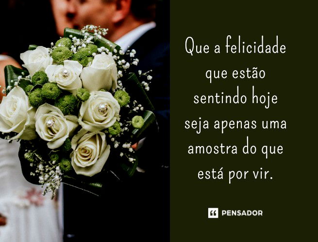 noivos_se_beijando_com_buque_a_frente.jp