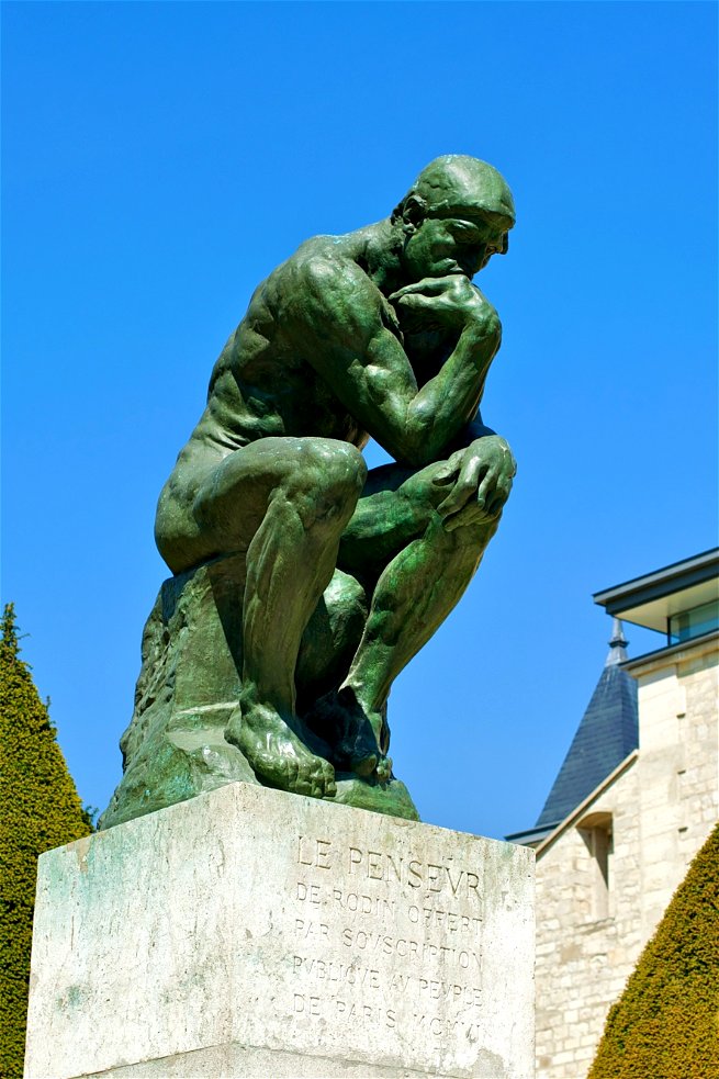 “O Pensador” de August Rodin