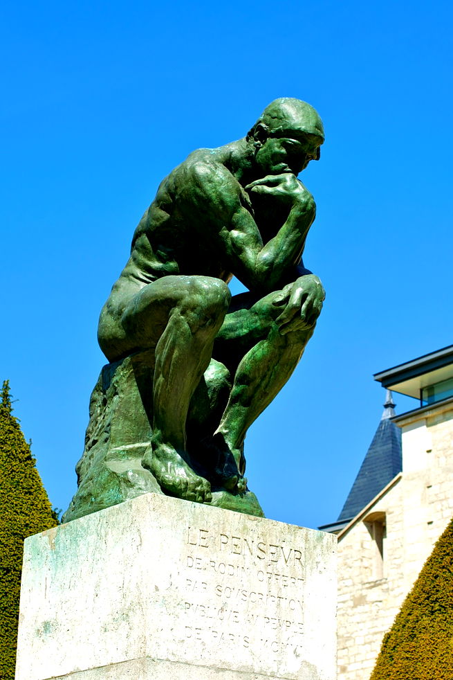 “O Pensador” de August Rodin