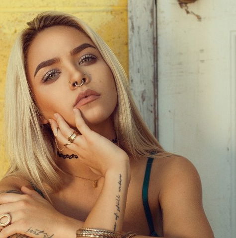 Tatuagens delicadas para mulheres solteiras que não precisam de homem para  serem felizes – Nova Mulher