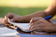 Textos em inglês com tradução e diferentes níveis para praticar