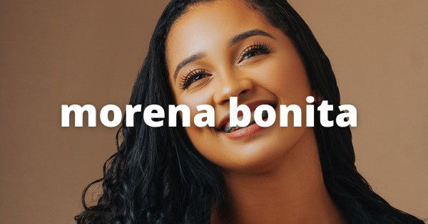 Menina morena cabelo cacheado local rj