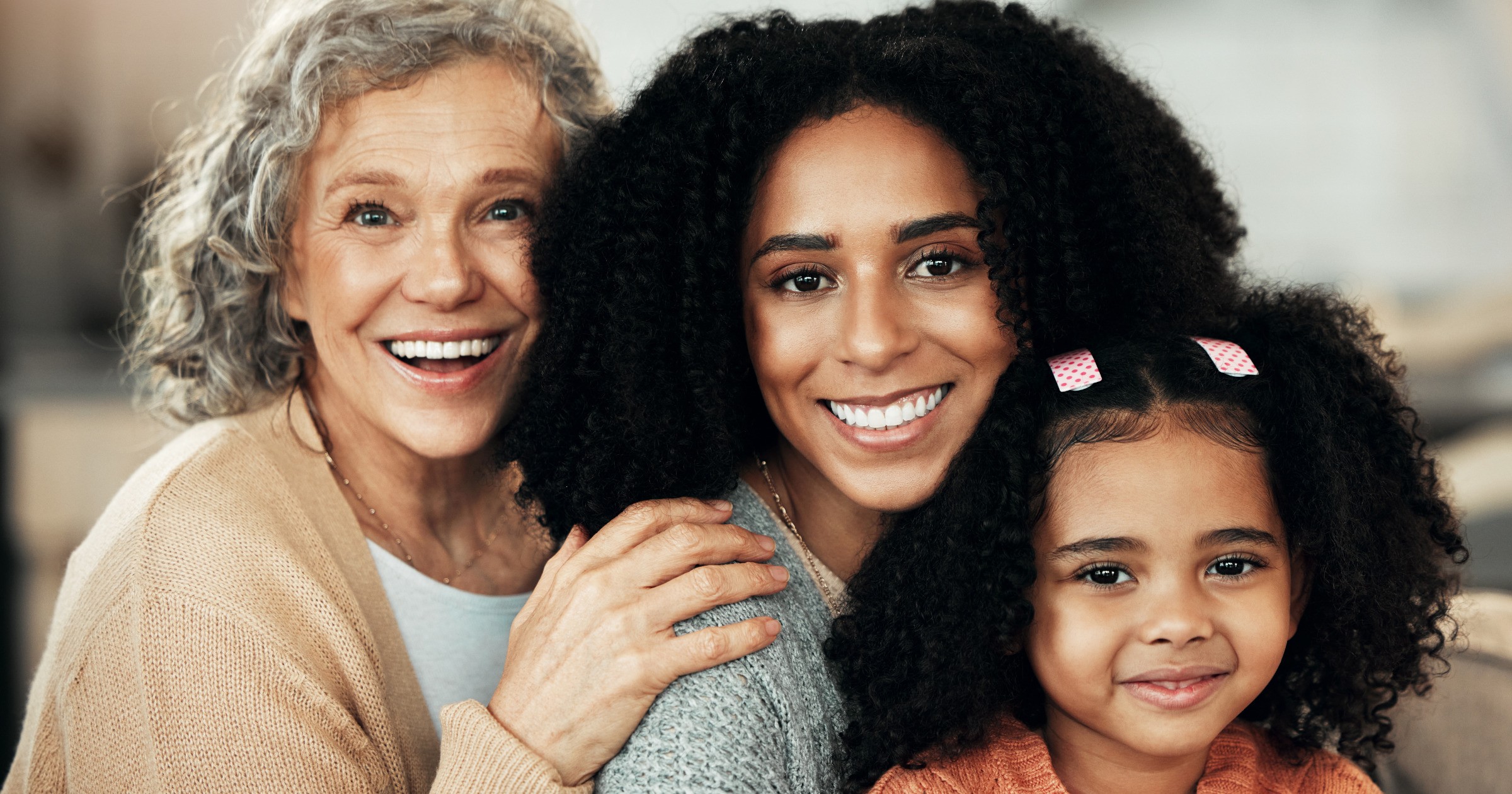 3 gerações: avó, mãe e filha (frases sobre um legado de amor e força ...